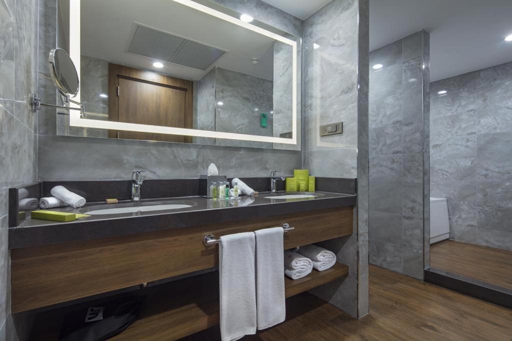 Hilton Garden Inn Yalova Ялова Экстерьер фото